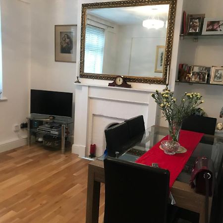 Bright Balham Apartment London Exteriör bild